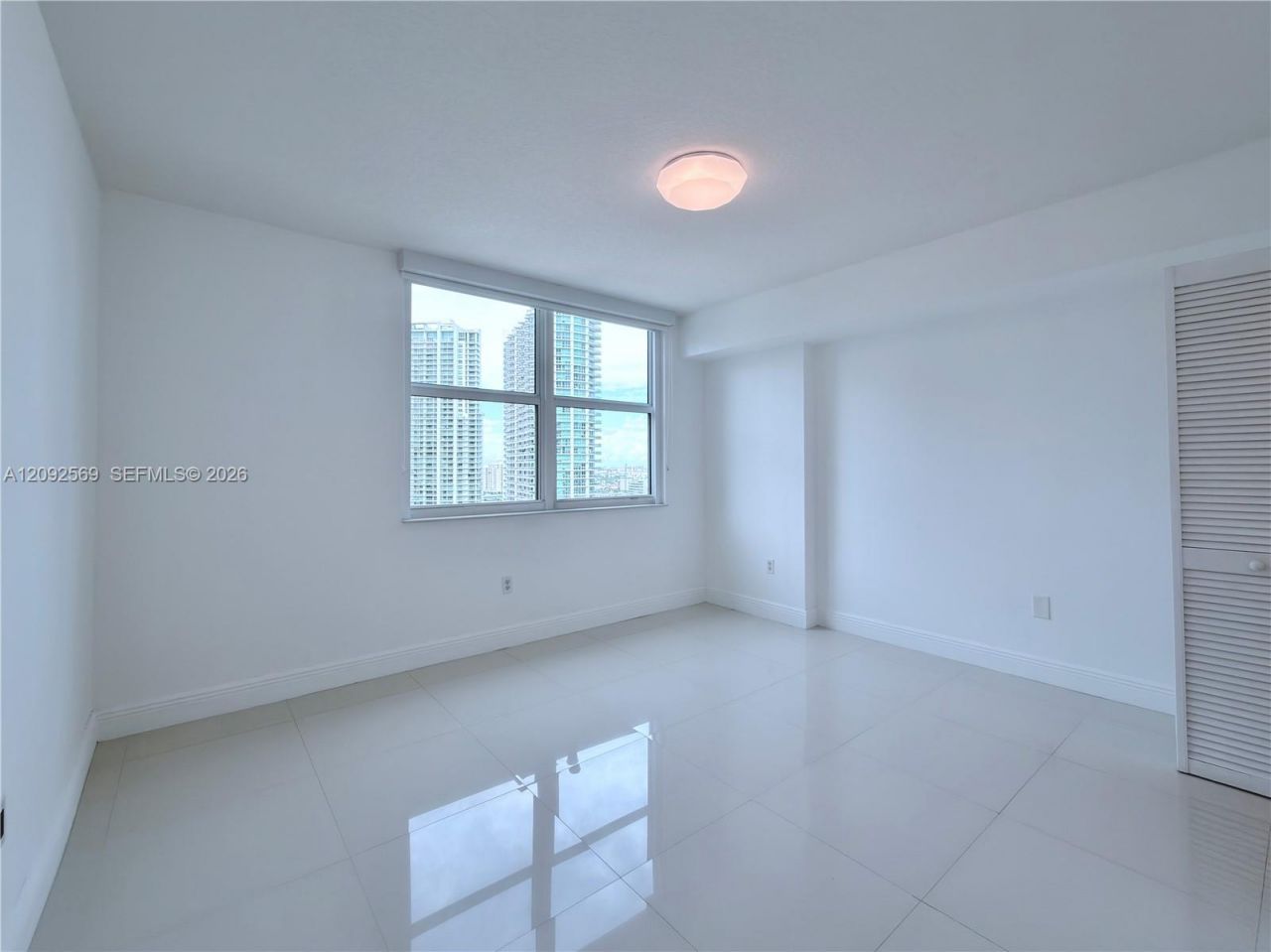 31 SE 5th St, Unit 2307, Miami, FL 33131 Photo