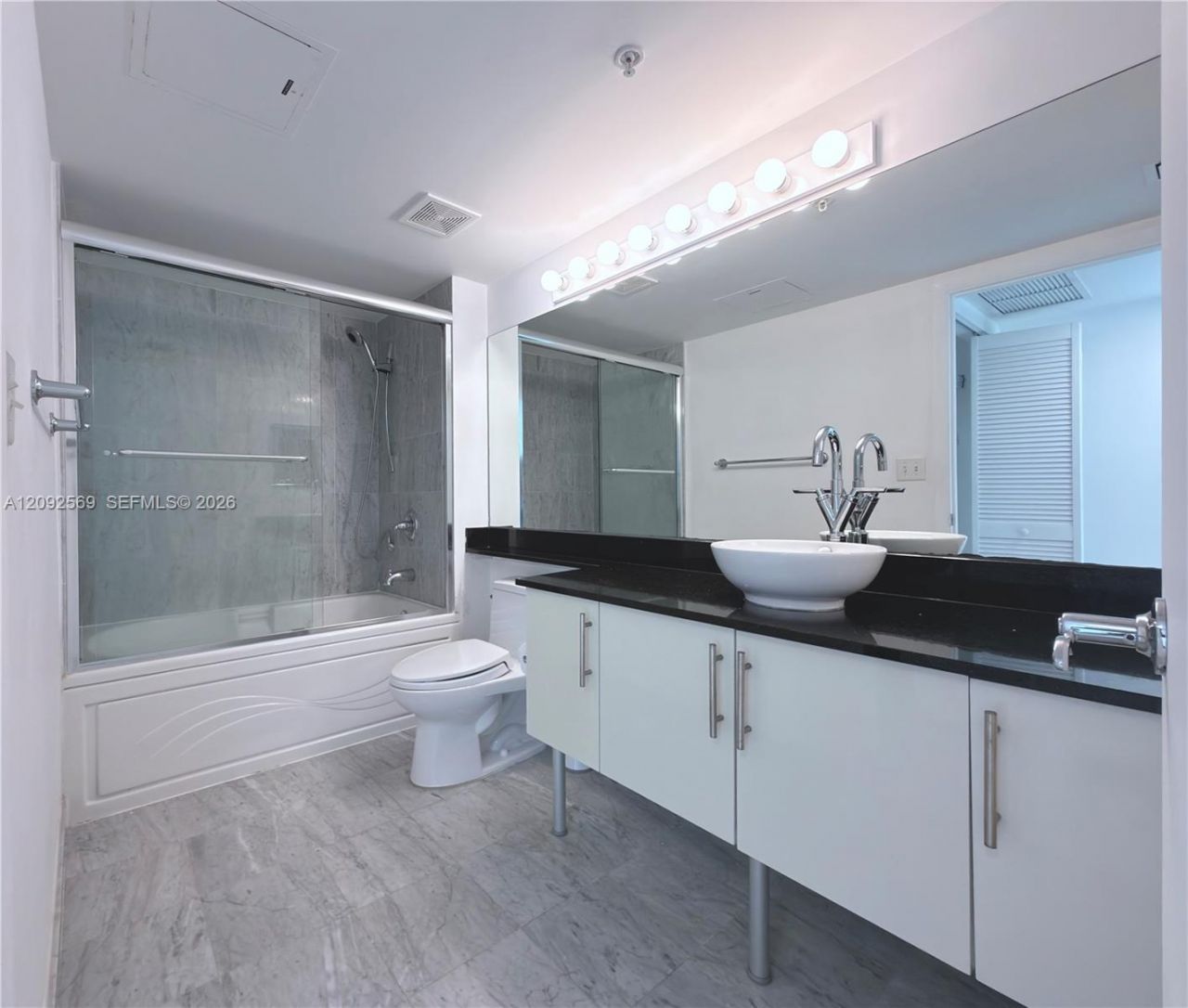 31 SE 5th St, Unit 2307, Miami, FL 33131 Photo