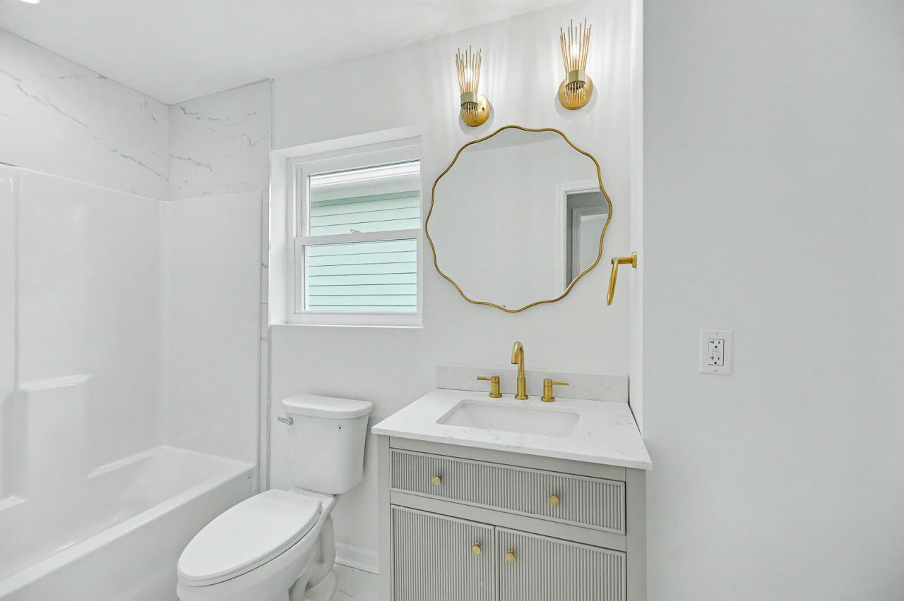 2709 Henry Street Photo 12