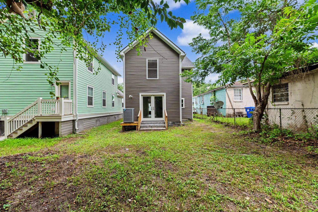 2709 Henry Street Photo 15