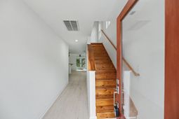 2709 Henry Street photo 4
