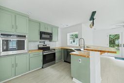 2709 Henry Street photo 4
