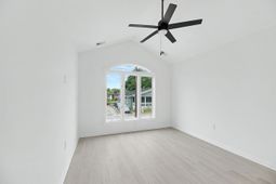 2709 Henry Street photo 4