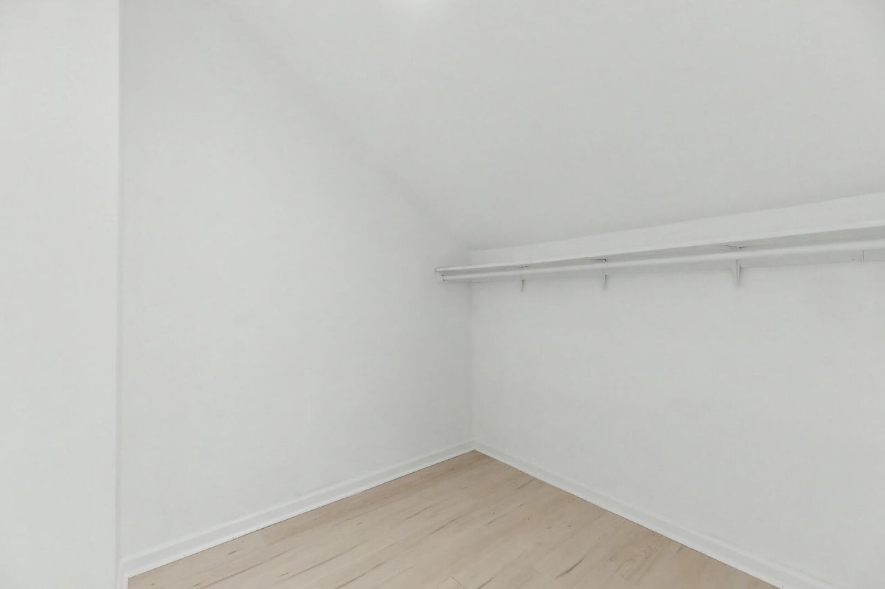 2709 Henry Street Photo 7