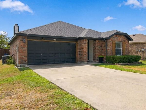 849 Canyon Cove Drive, Burleson, TX 76028