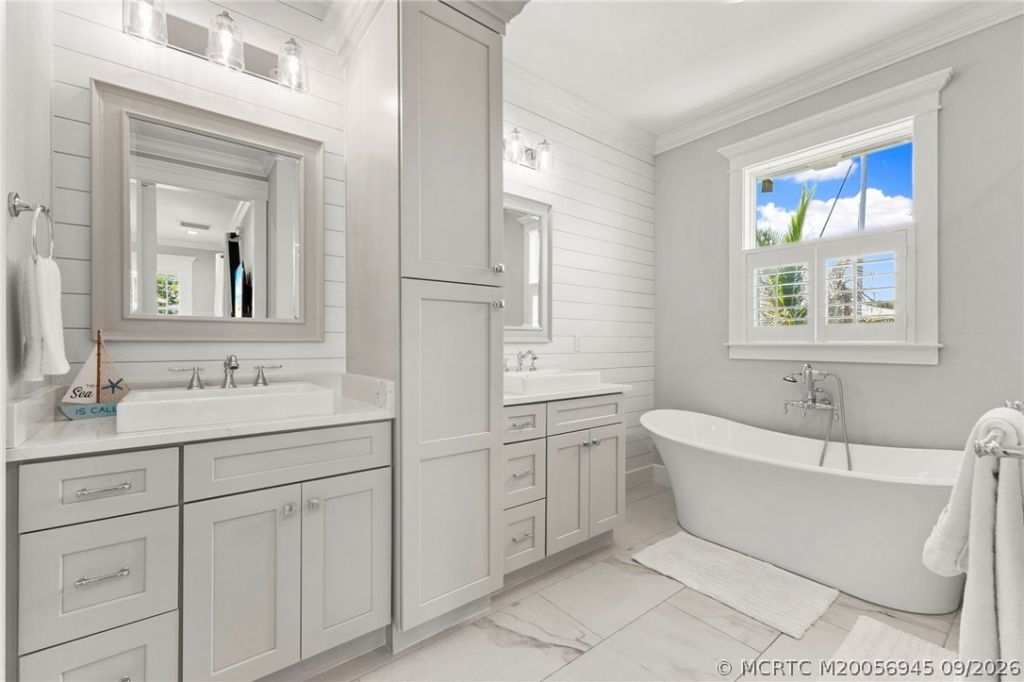 3999 SE Barcelona Street , Stuart, FL 34997 Photo