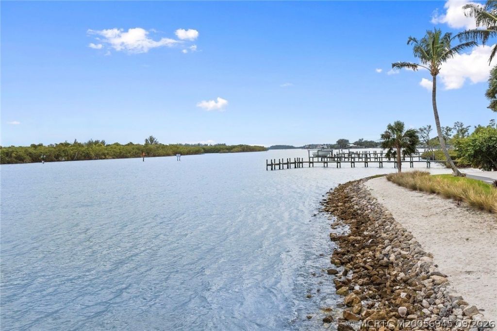 3999 SE Barcelona Street , Stuart, FL 34997 Photo