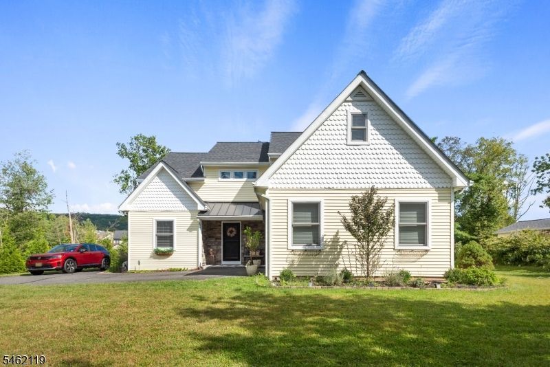 636 Willow Grove St, Hackettstown, NJ 07840 Main Photo