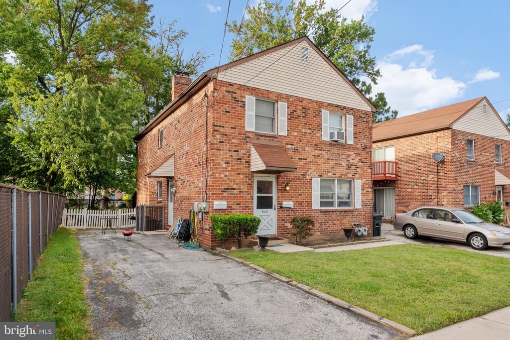 913 CHESTNUT STREET, COLLINGDALE, PA 19023