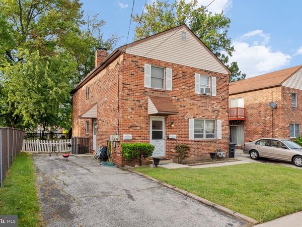 913 CHESTNUT STREET, COLLINGDALE, PA 19023