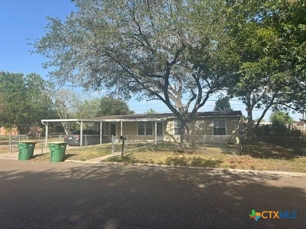 2908 Cedar Street , Victoria, TX 77901