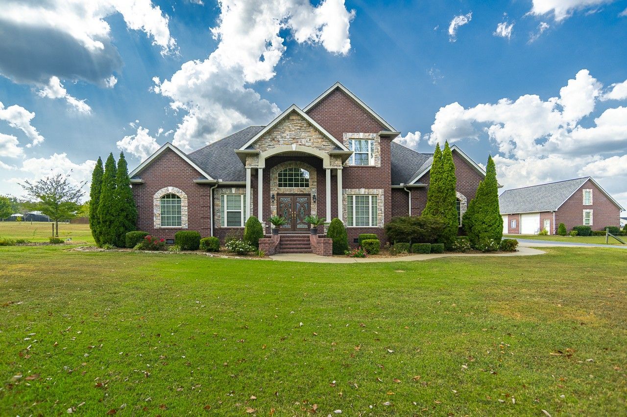 138 Longwood Dr Shelbyville, TN 37160