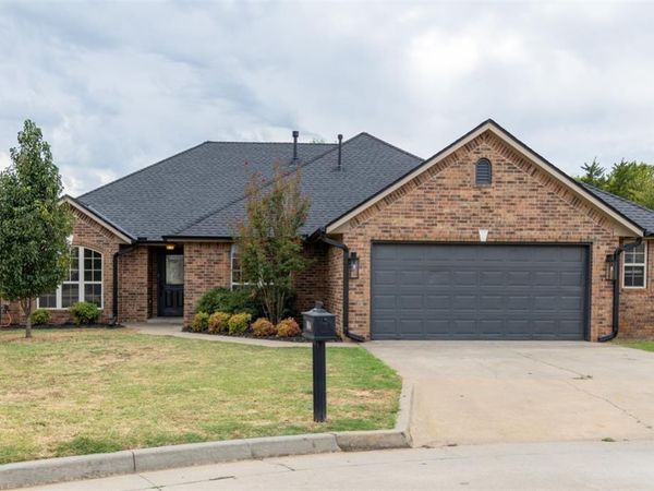 2505 Sutton Court, Shawnee, OK 74804