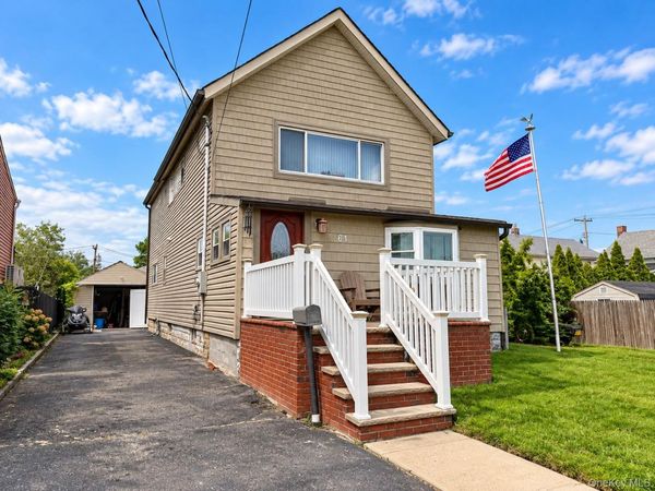 61 5th Avenue , East Rockaway, NY 11518