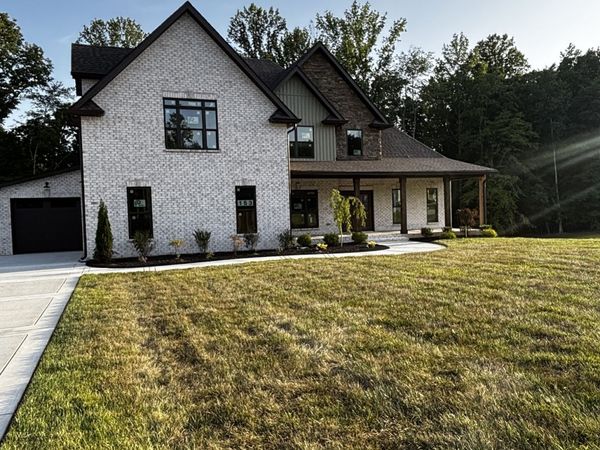 1300 Reda Dr , Clarksville, TN 37042