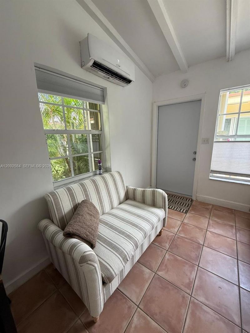 1018 W 47th St , Unit 1, Miami Beach, FL 33140 Photo