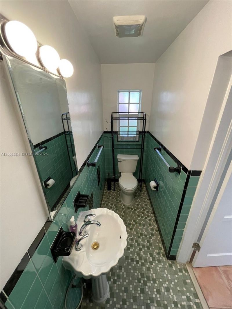 1018 W 47th St , Unit 1, Miami Beach, FL 33140 Photo