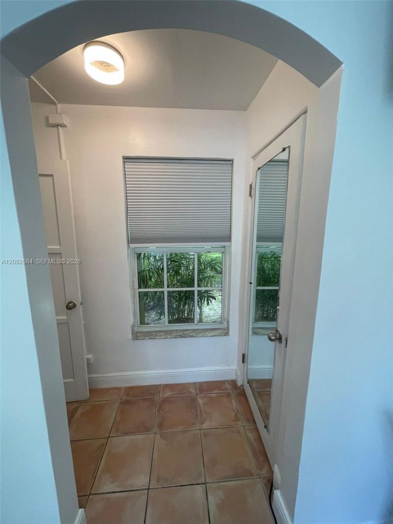1018 W 47th St , Unit 1, Miami Beach, FL 33140 Photo