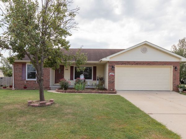 1018 Dunbar Drive, Seymour, IN 47274
