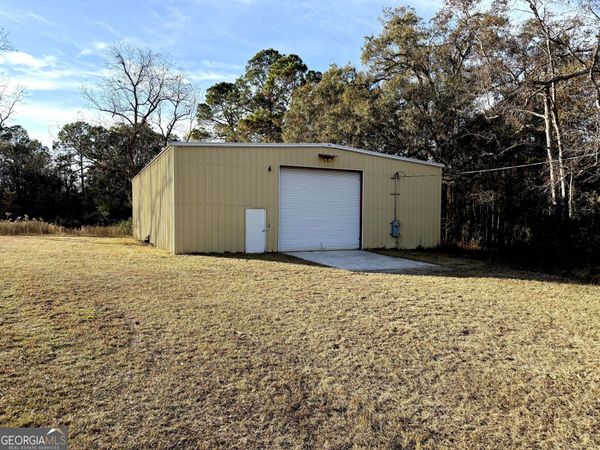 1393 ephesus church Road, Register, GA 30452