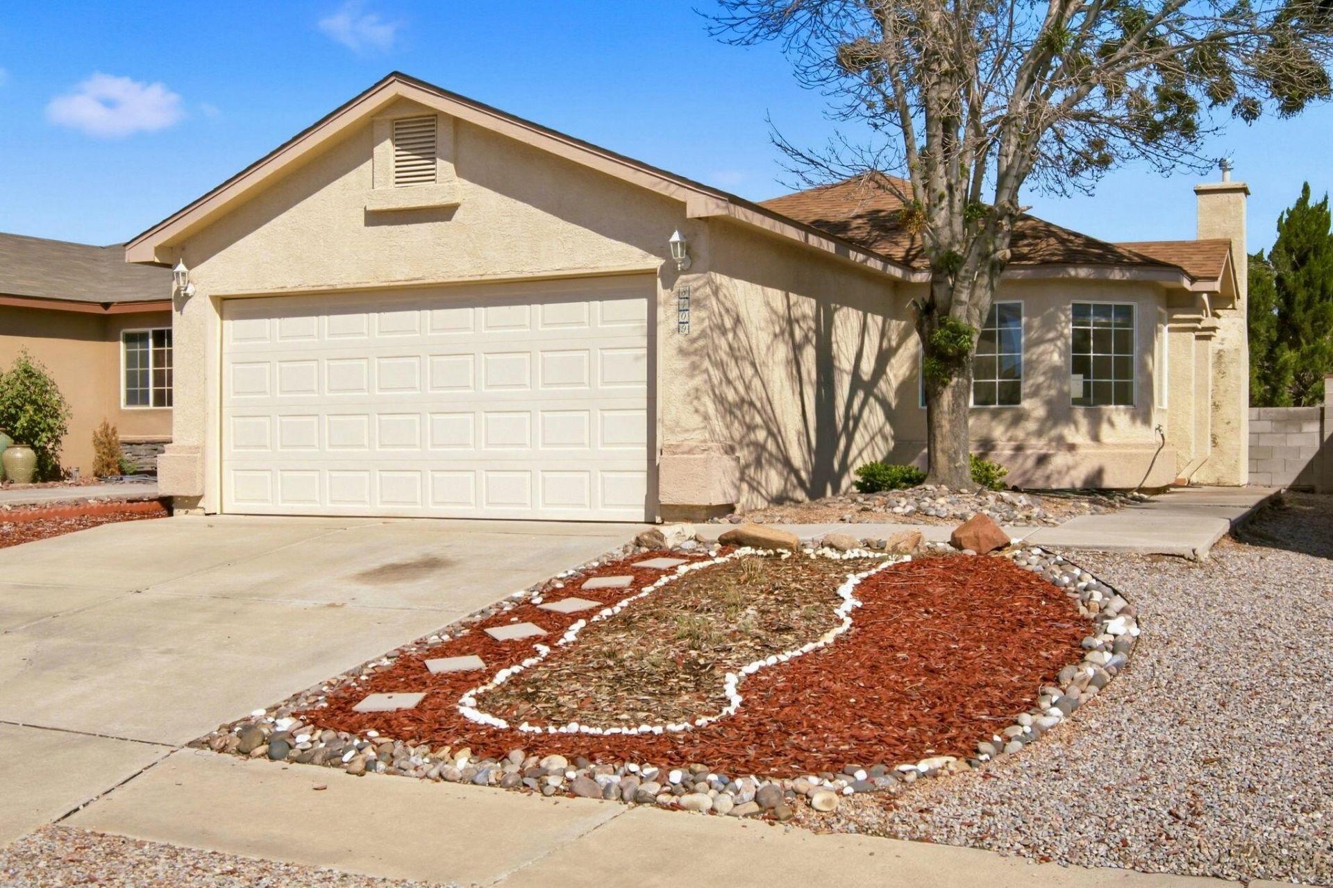 8409 Vista Chamisa Lane Sw, Albuquerque, NM 87121 Main Photo