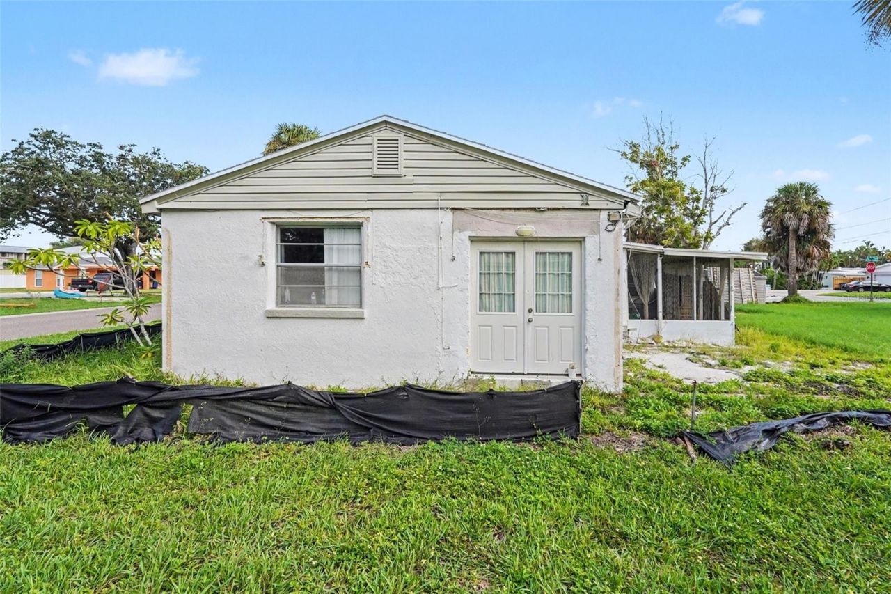 1811 2nd Street, Indian Rocks Beach, FL 33785 Photo