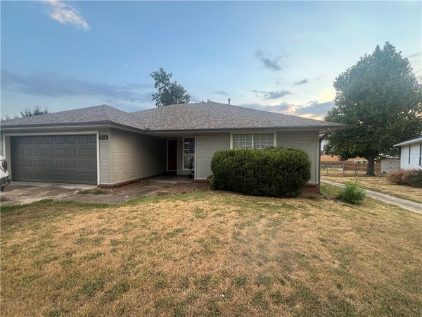 916 S 25th Street , Rogers, AR 72758