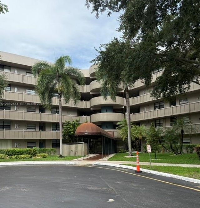 900 Colony Point Cir, Unit 416, Pembroke Pines, FL 33026 Photo
