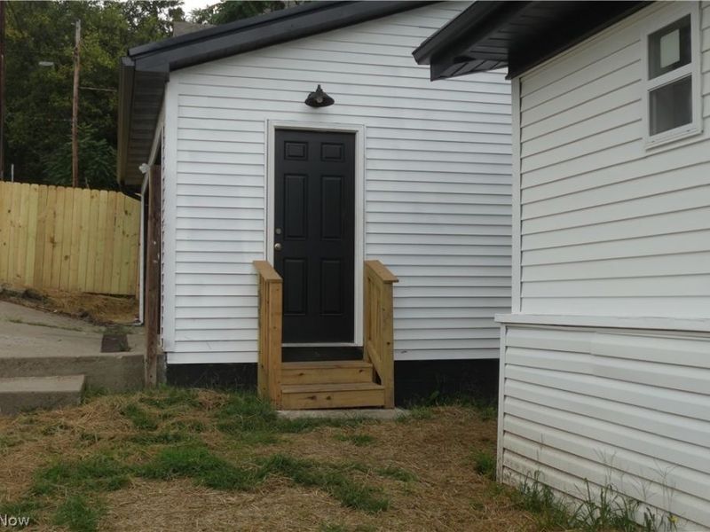 215 Isabelle Street, Brilliant, OH 43913 Photo 4