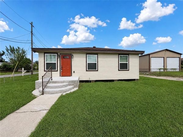 702 E EASY Street , Destrehan, LA 70047
