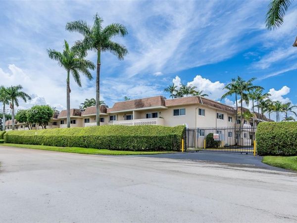 14500 SW 88th Ave, Unit 241, Palmetto Bay, FL 33176