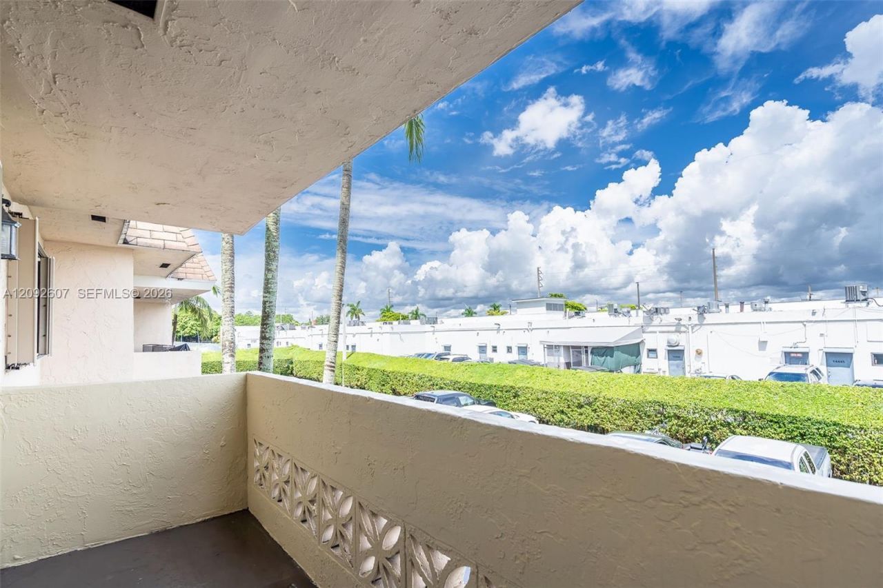 14500 SW 88th Ave, Unit 241, Palmetto Bay, FL 33176 Photo