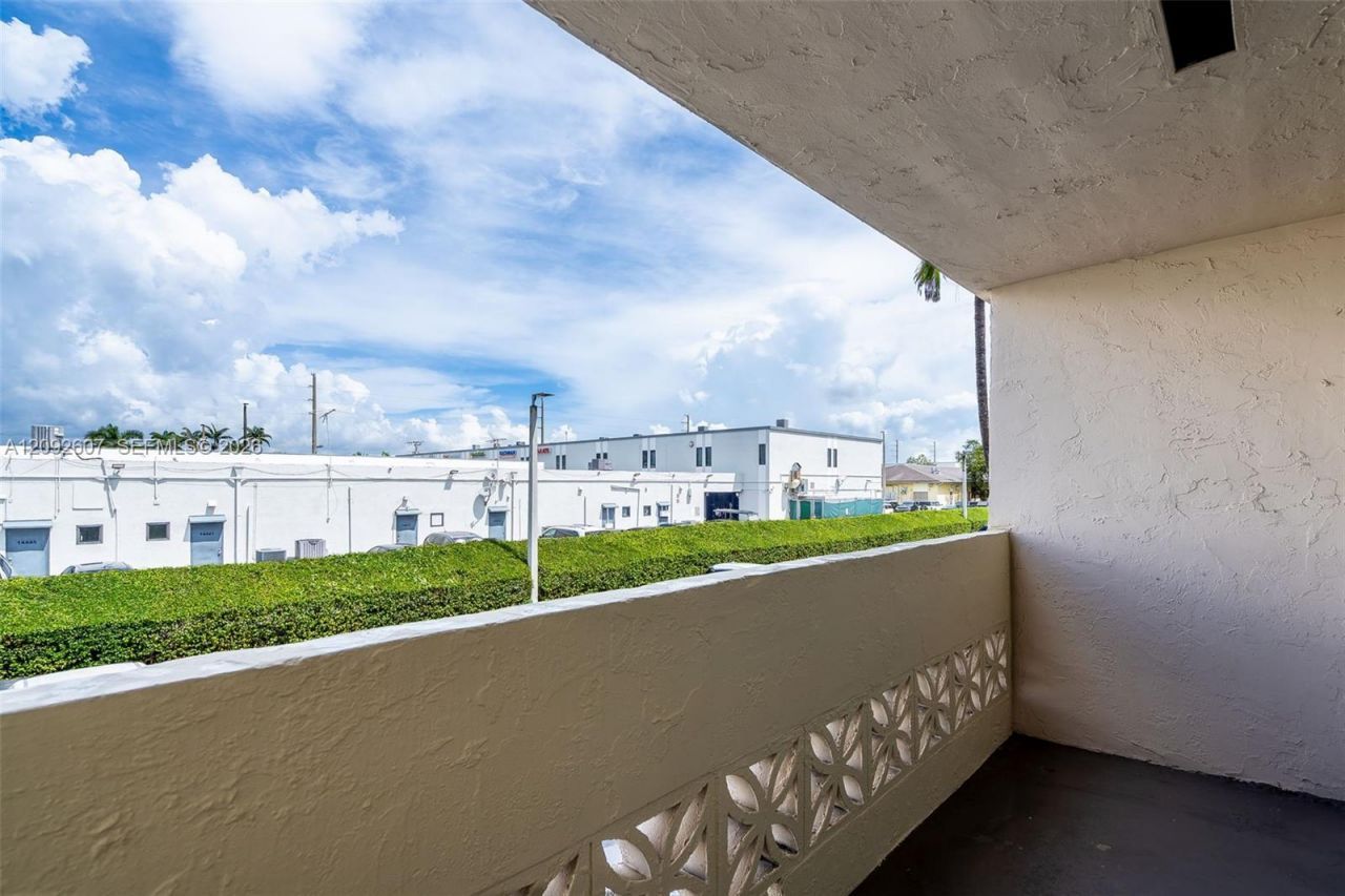 14500 SW 88th Ave, Unit 241, Palmetto Bay, FL 33176 Photo