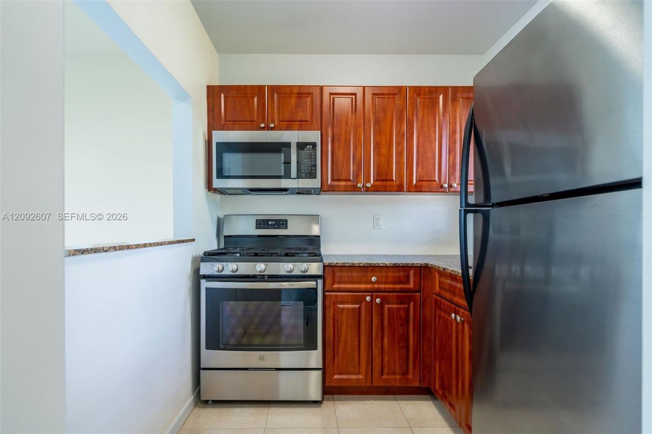 14500 SW 88th Ave, Unit 241, Palmetto Bay, FL 33176 Photo
