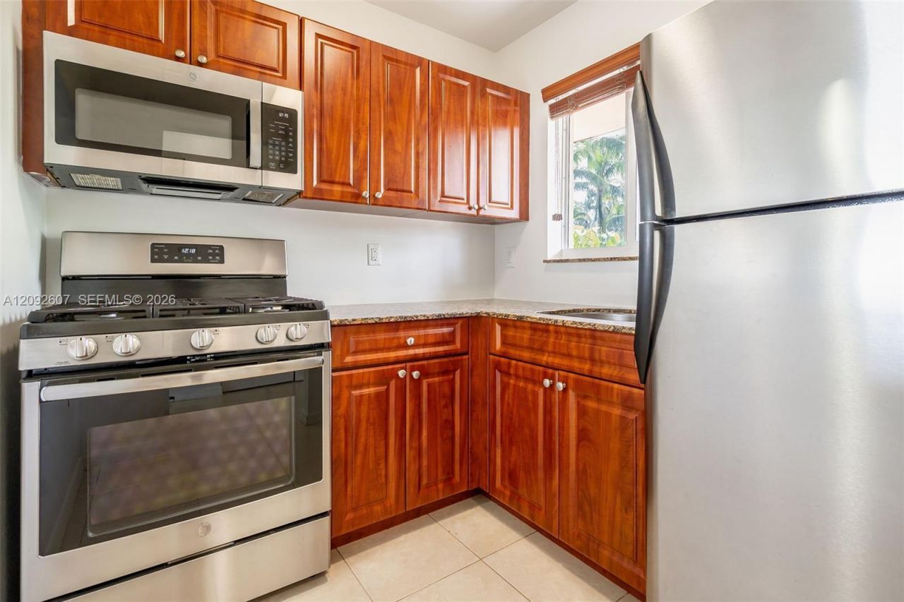14500 SW 88th Ave, Unit 241, Palmetto Bay, FL 33176 Photo
