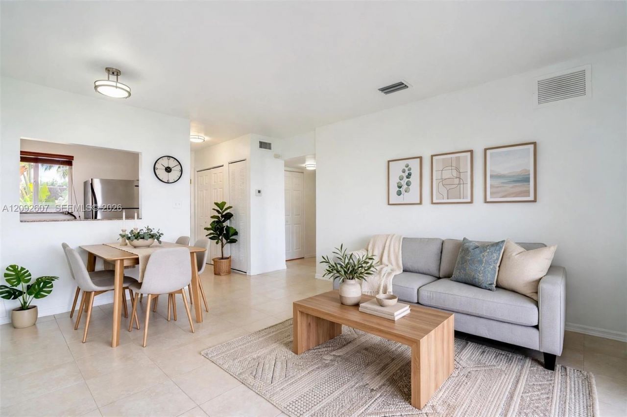 14500 SW 88th Ave, Unit 241, Palmetto Bay, FL 33176 Photo