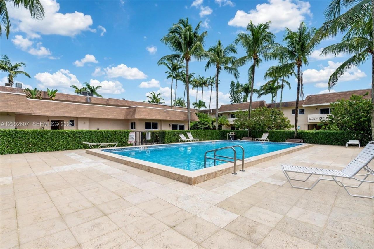 14500 SW 88th Ave, Unit 241, Palmetto Bay, FL 33176 Photo