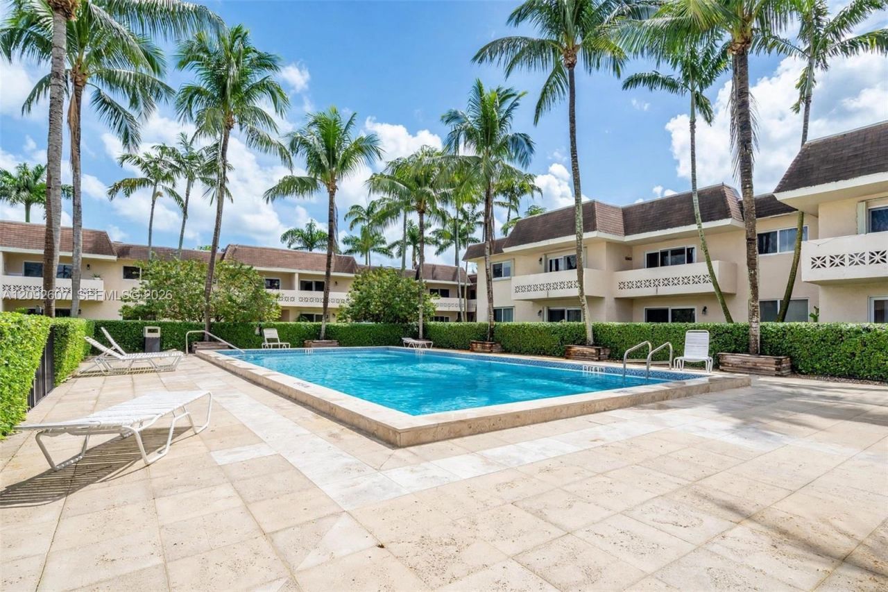 14500 SW 88th Ave, Unit 241, Palmetto Bay, FL 33176 Photo