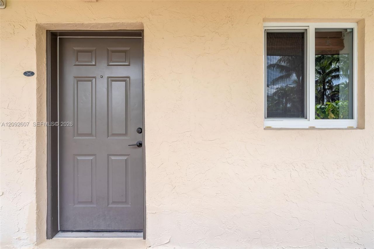 14500 SW 88th Ave, Unit 241, Palmetto Bay, FL 33176 Photo