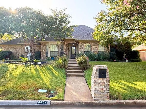 6004 Lakehurst Drive , Arlington, TX 76016