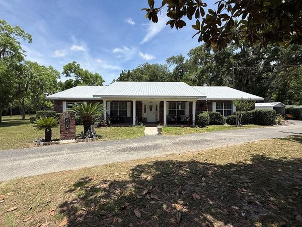 451 SE 136th Ave, Old Town, FL 32680
