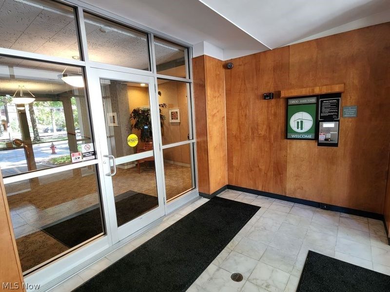 13800 Shaker Boulevard, Unit 1102, Cleveland, OH 44120 Photo 45
