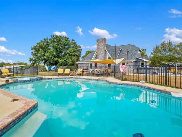 668 Cleve Cole Road , Denison, TX 75021