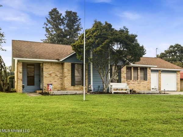 7 Angela Circle, Petal, MS 39465
