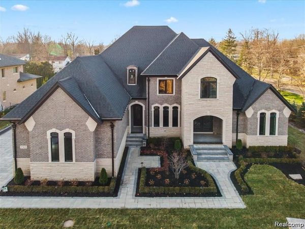 37651 Hidden Valley Court, Clinton Township, Mi 48036