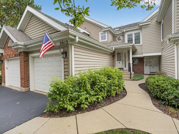 2013 N Coldspring Road, Arlington Heights, IL 60004
