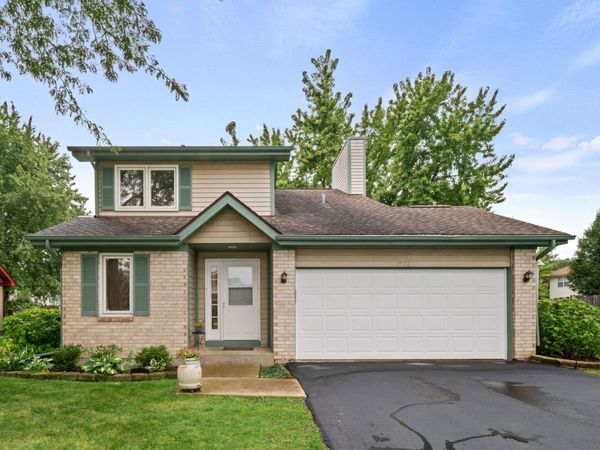 1570 Monterey Court , Gurnee, IL 60031