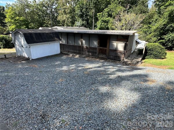 114 Pine Street , New London, NC 28127