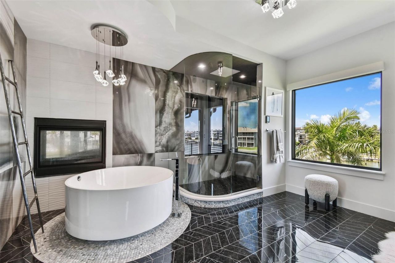 206 6th Street E, Tierra Verde, FL 33715 Photo