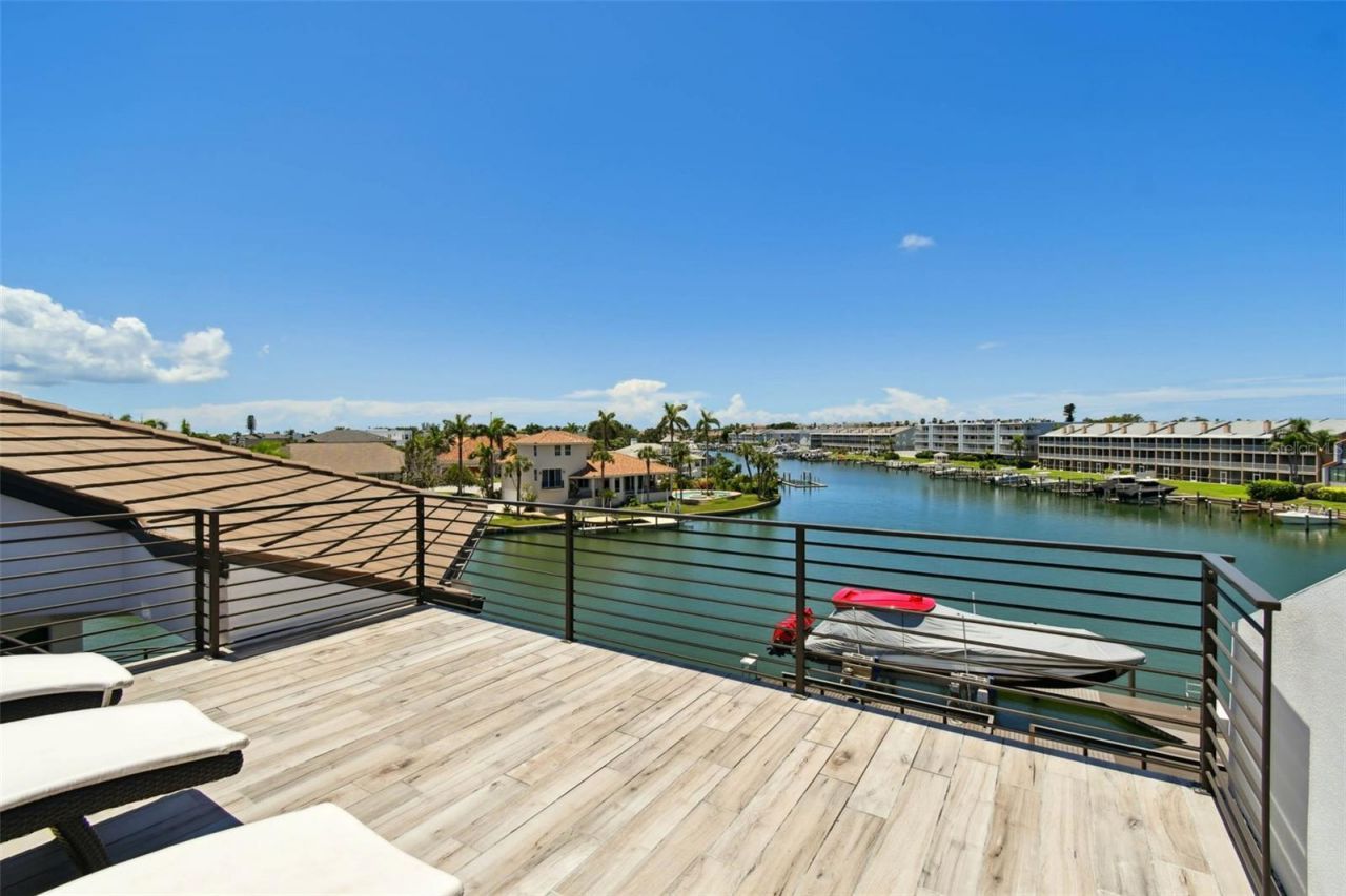 206 6th Street E, Tierra Verde, FL 33715 Photo
